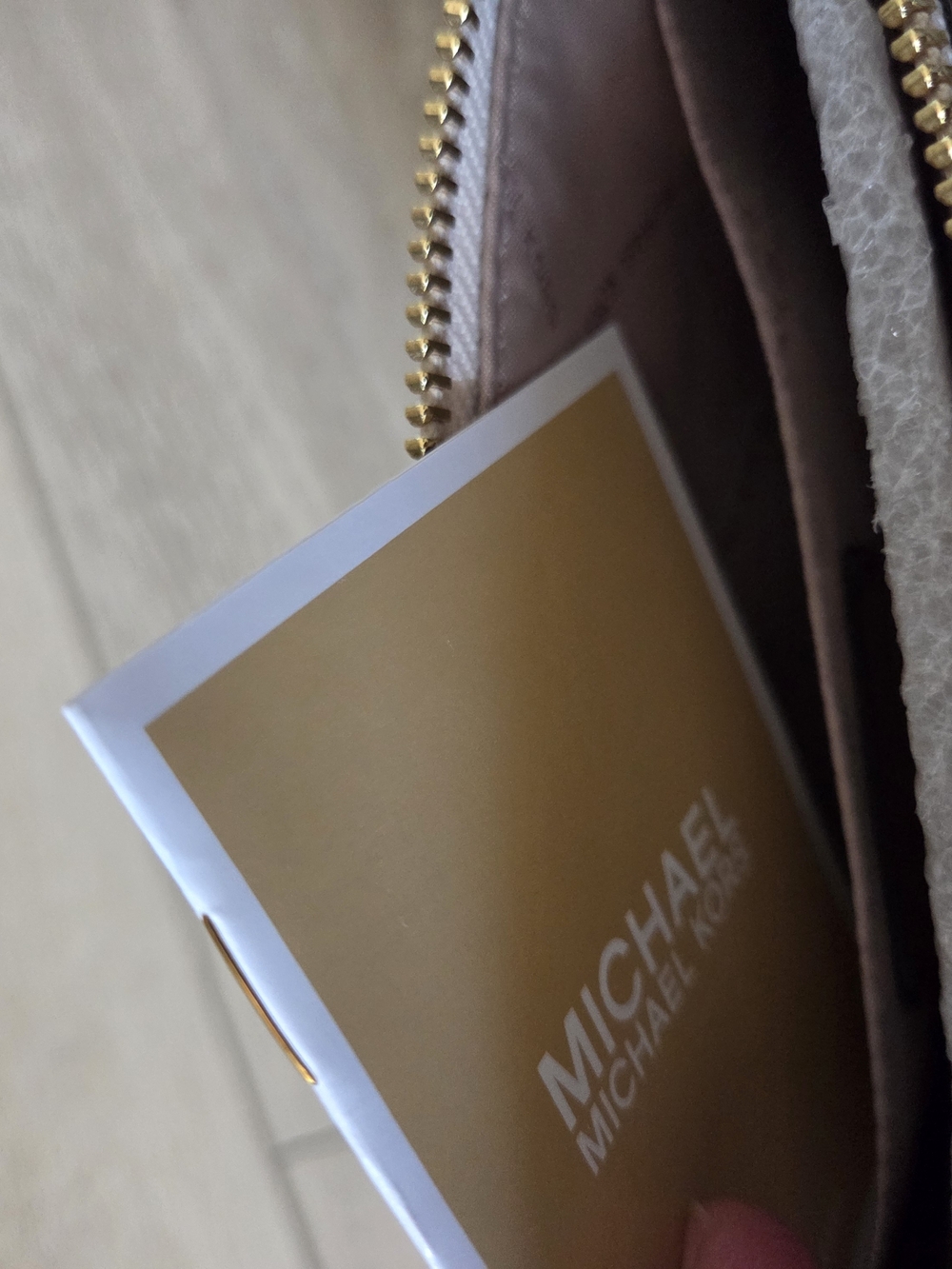 MICHAEL KORS Logo Wristlet in Vanilla/Acorn - Picture 6 of 8